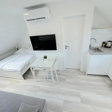 Krasny - 3 V Blizkosti Centra شقة